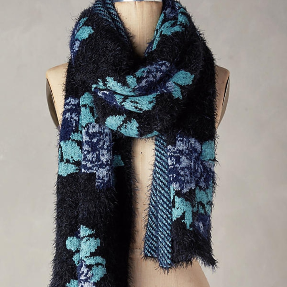 Anthropologie Lilli Scarf navy, aquamarine flowers